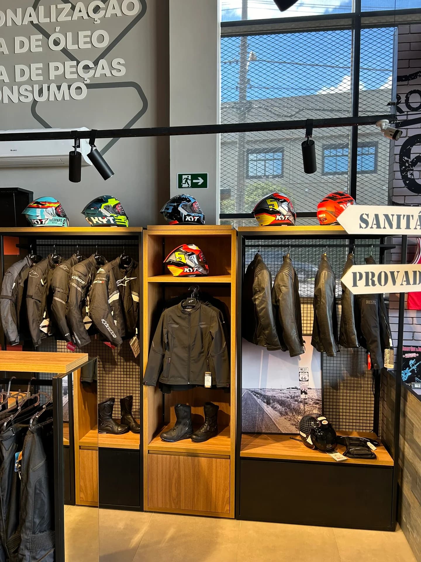 Loja Chicago Moto&Co — móveis planejados sob medida da Parza Móveis em Franca-SP