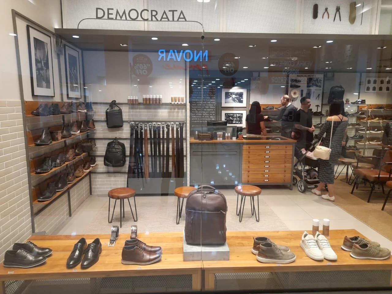 Loja Calçados Democrata — móveis planejados sob medida da Parza Móveis em Franca-SP (foto 8)